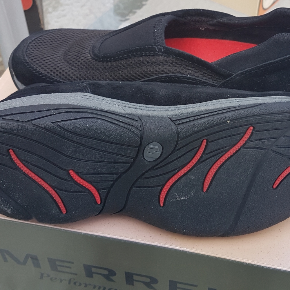 Merrell NIB size 6 Black slip on shoe - Picture 3 of 5